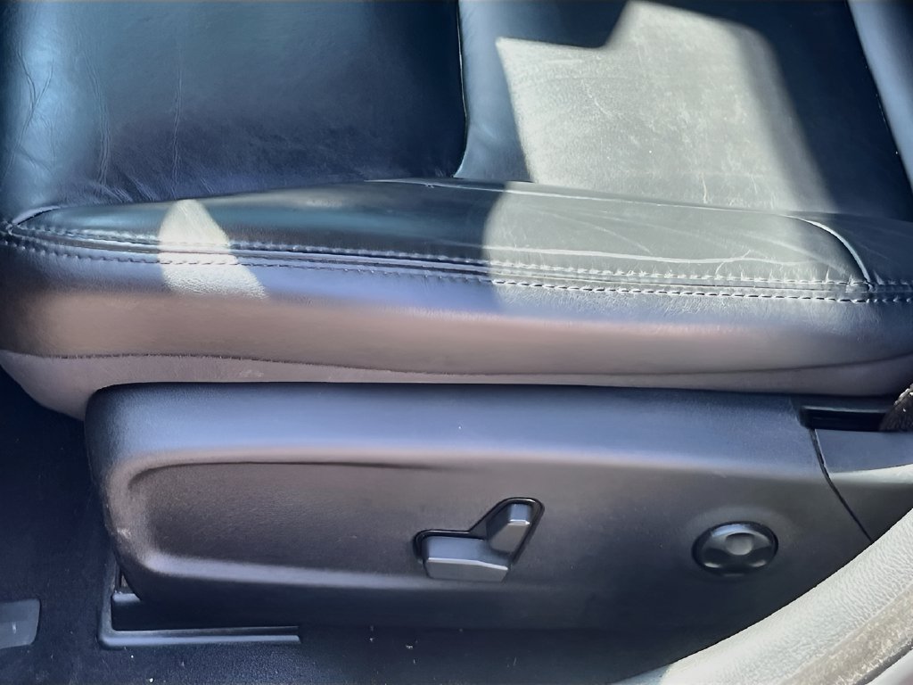 Used 2021 Chrysler 300 Touring L RWD image 19