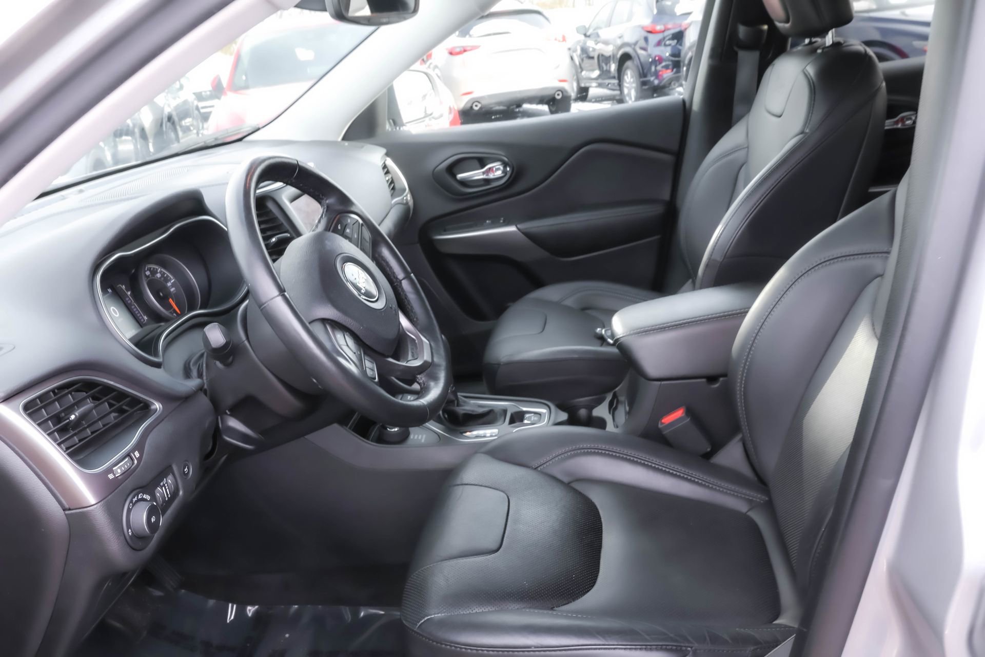 Used 2020 Jeep Cherokee Latitude Lux w/ Comfort/Convenience Group image 6