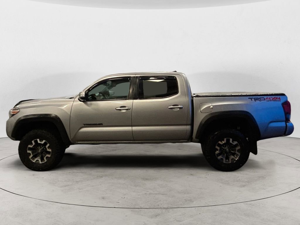 Used 2019 Toyota Tacoma TRD Off-Road w/ Technology Package AWD/4WD image 2