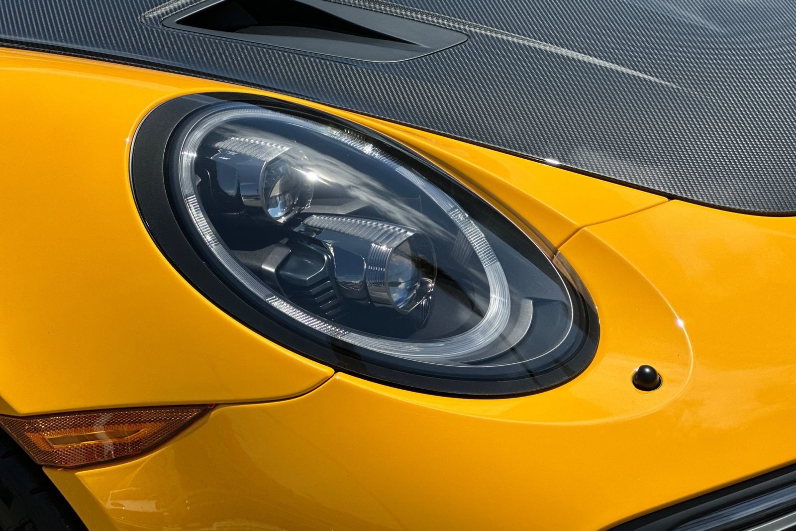 Certified 2018 Porsche 911 GT2 RS RWD image 35