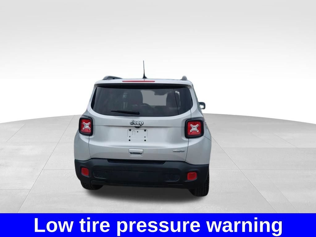 Used 2021 Jeep Renegade Latitude FWD image 11