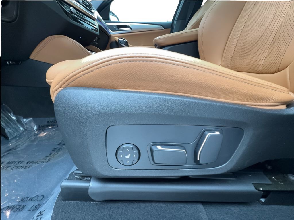 Used 2025 BMW X4 xDrive30i image 23