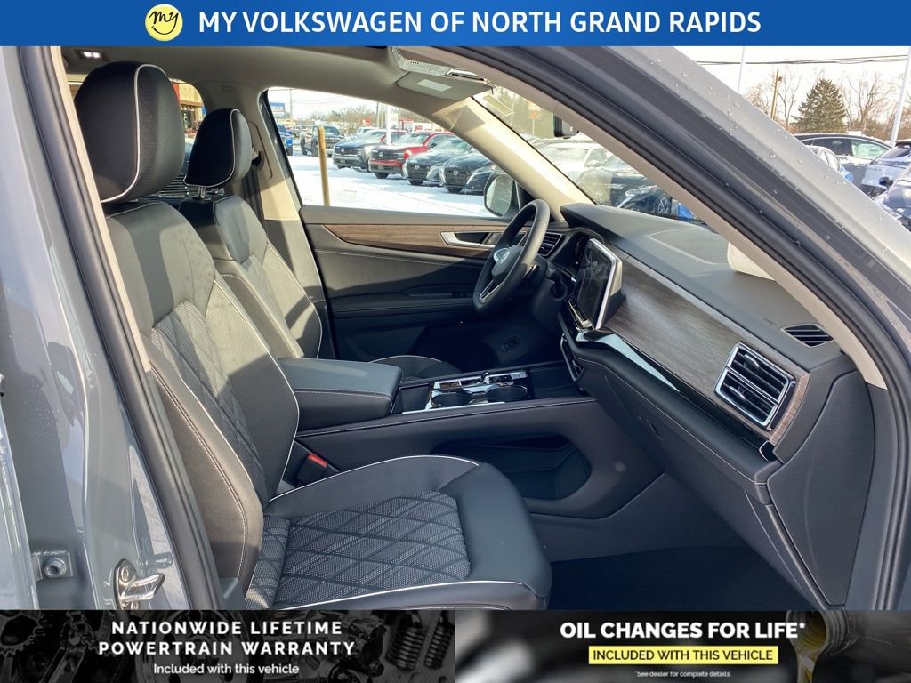 New 2026 Volkswagen Atlas SEL Premium R-Line image 30