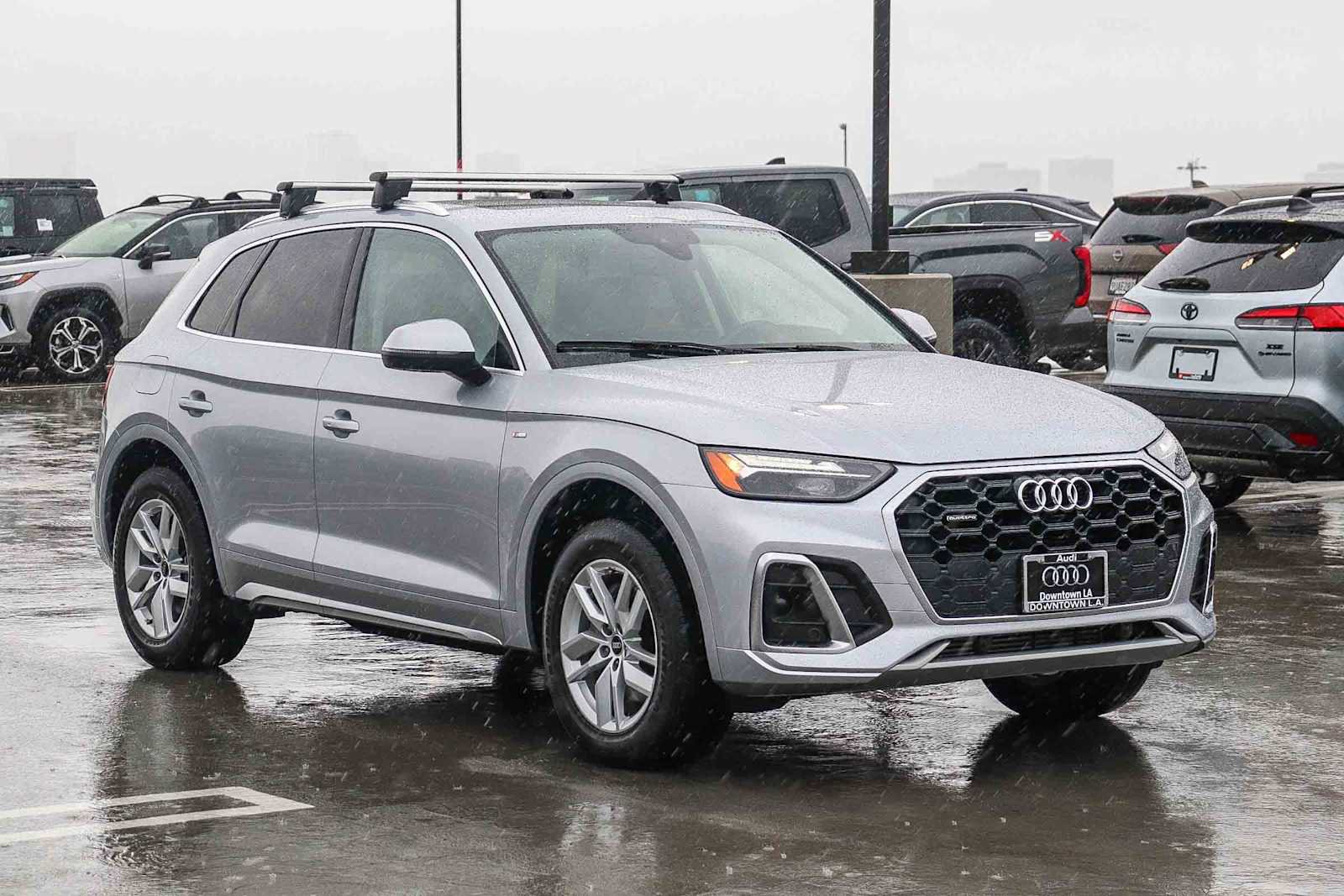 Used 2022 Audi Q5 2.0T Premium w/ Convenience Package image 3