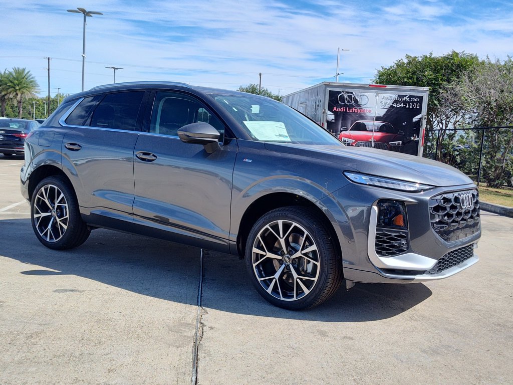 New 2026 Audi Q3 quattro 2.0T AWD/4WD image 5