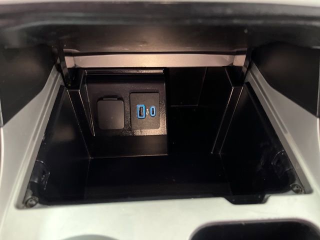 Used 2022 Ford Explorer XLT image 28