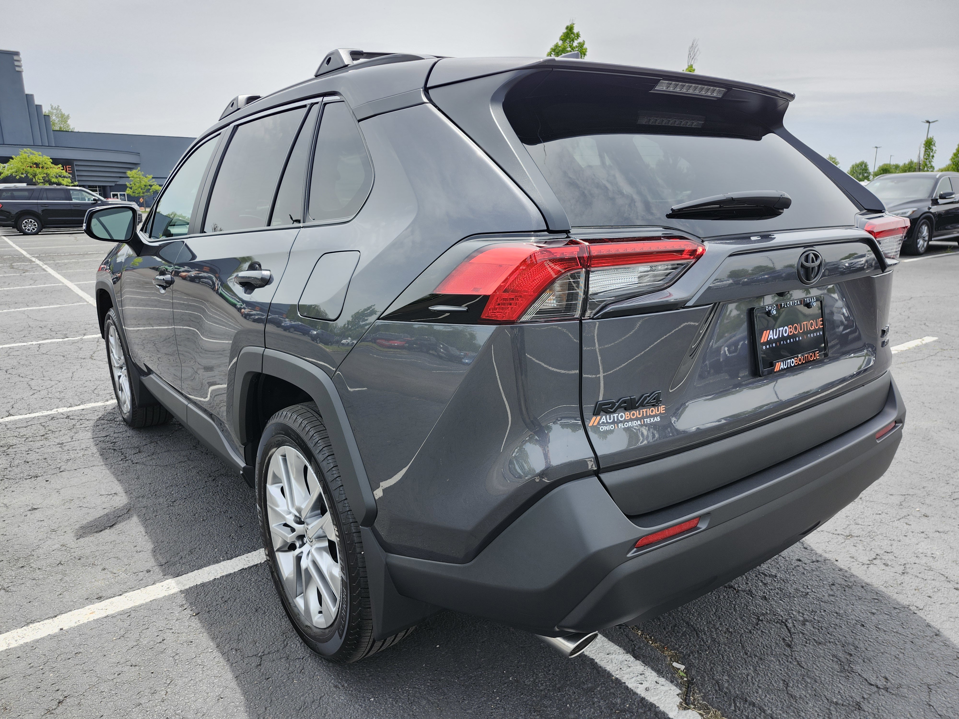 Used 2025 Toyota RAV4 XLE Premium w/ Weather Package AWD/4WD image 15