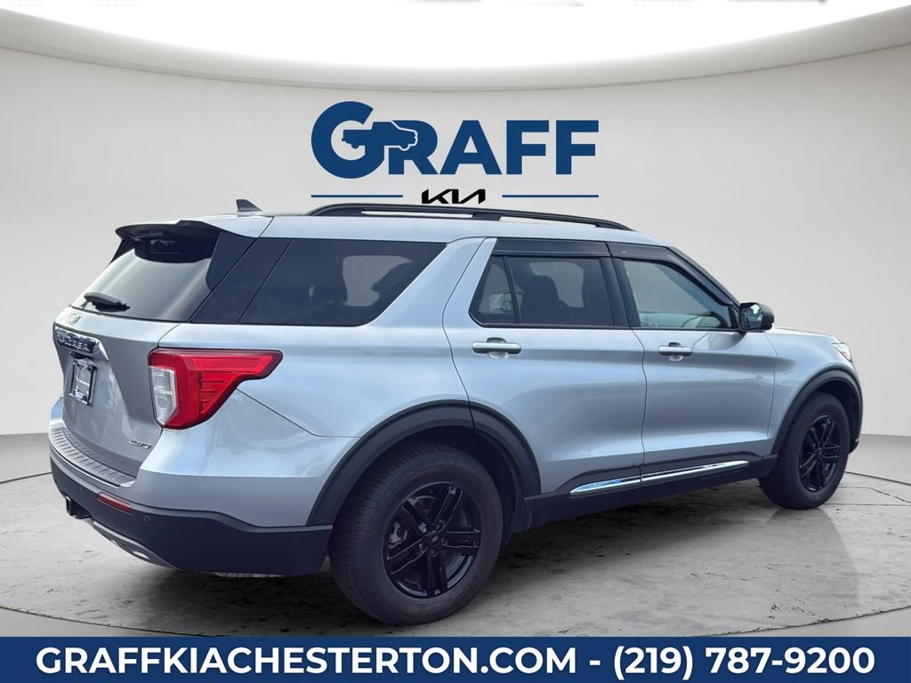 Used 2021 Ford Explorer XLT w/ Equipment Group 202A AWD/4WD image 15