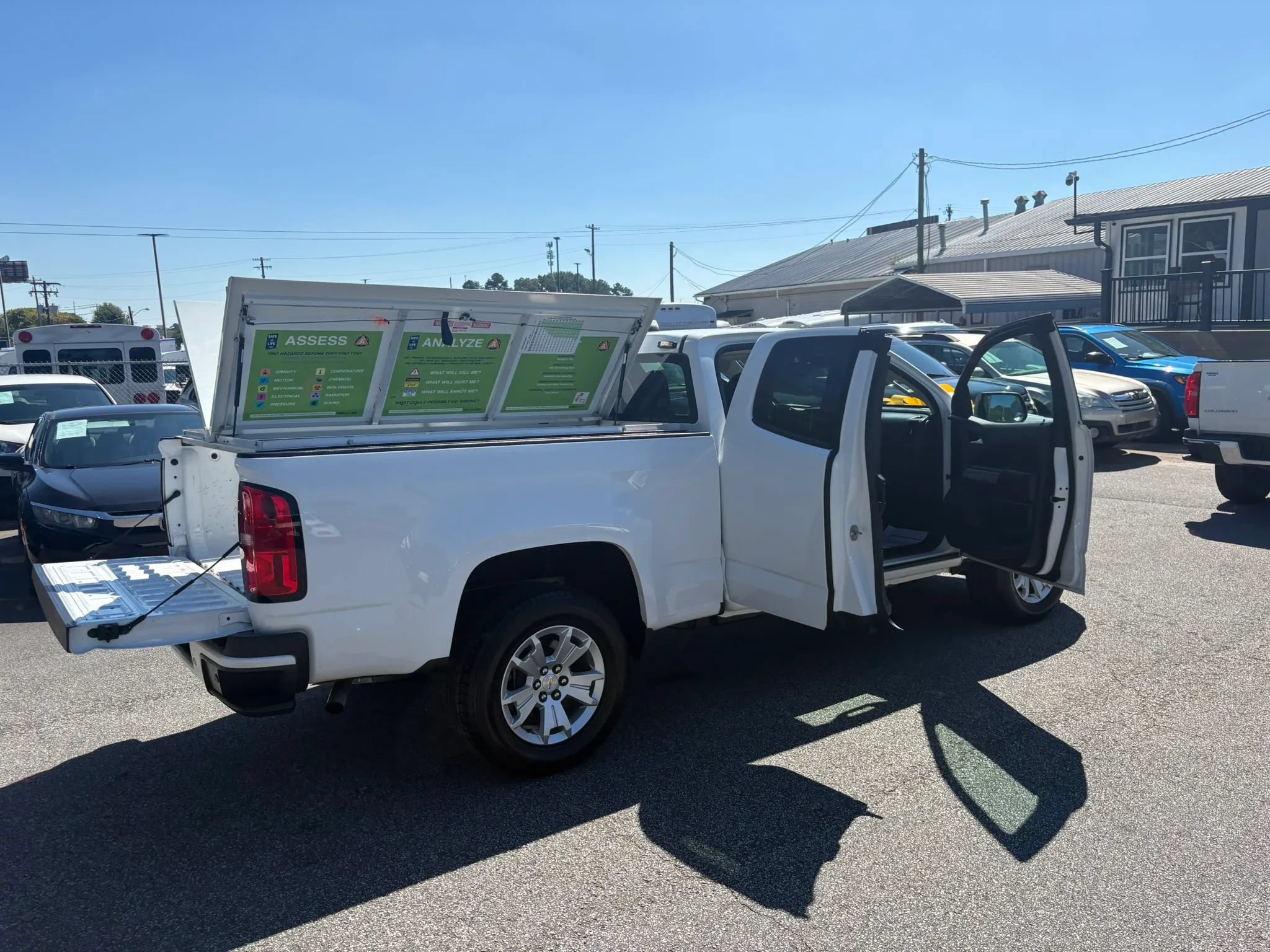 Used 2021 Chevrolet Colorado LT w/ Fleet Safety Package RWD image 31