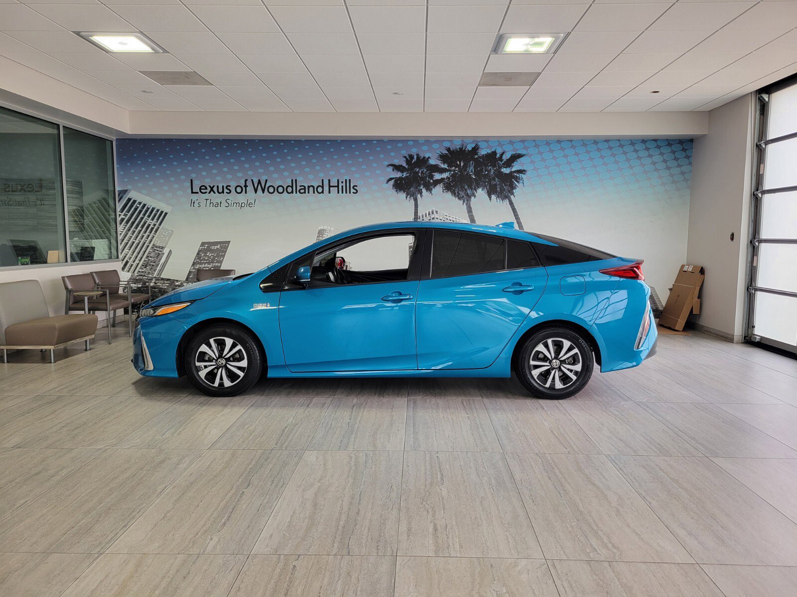 Used 2019 Toyota Prius Prime Premium w/ Carpet Mat Package FWD image 2