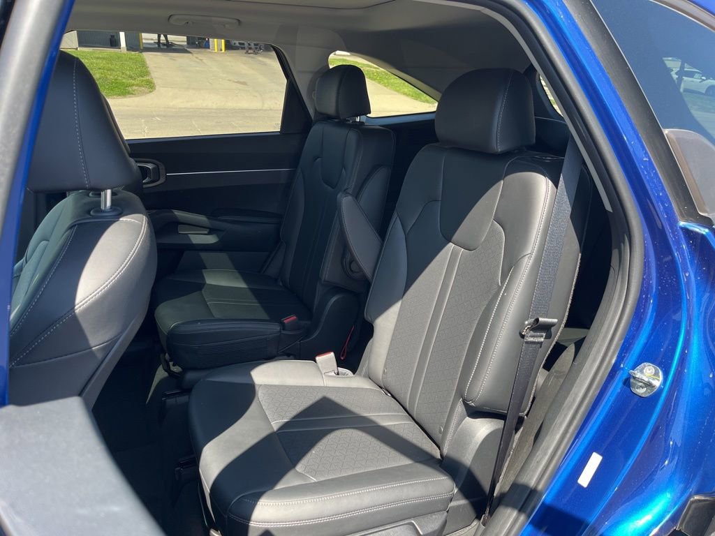 Used 2023 Kia Sorento EX w/ Panoramic Sunroof Package FWD image 22
