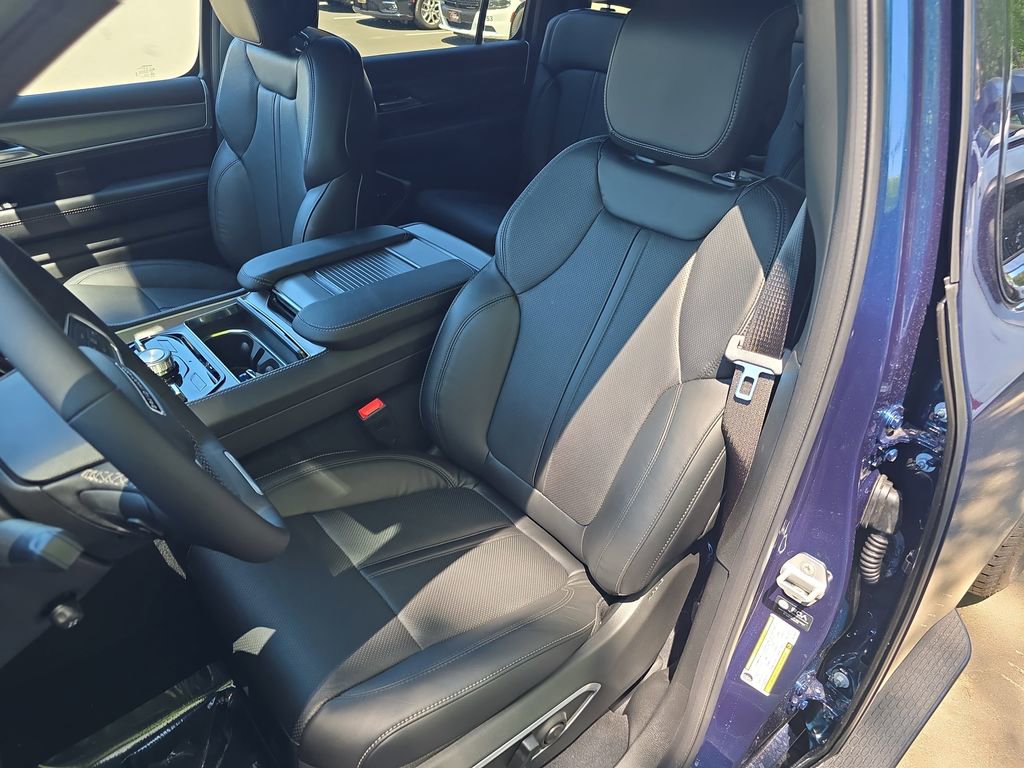 New 2026 Jeep Grand Wagoneer 4WD image 17