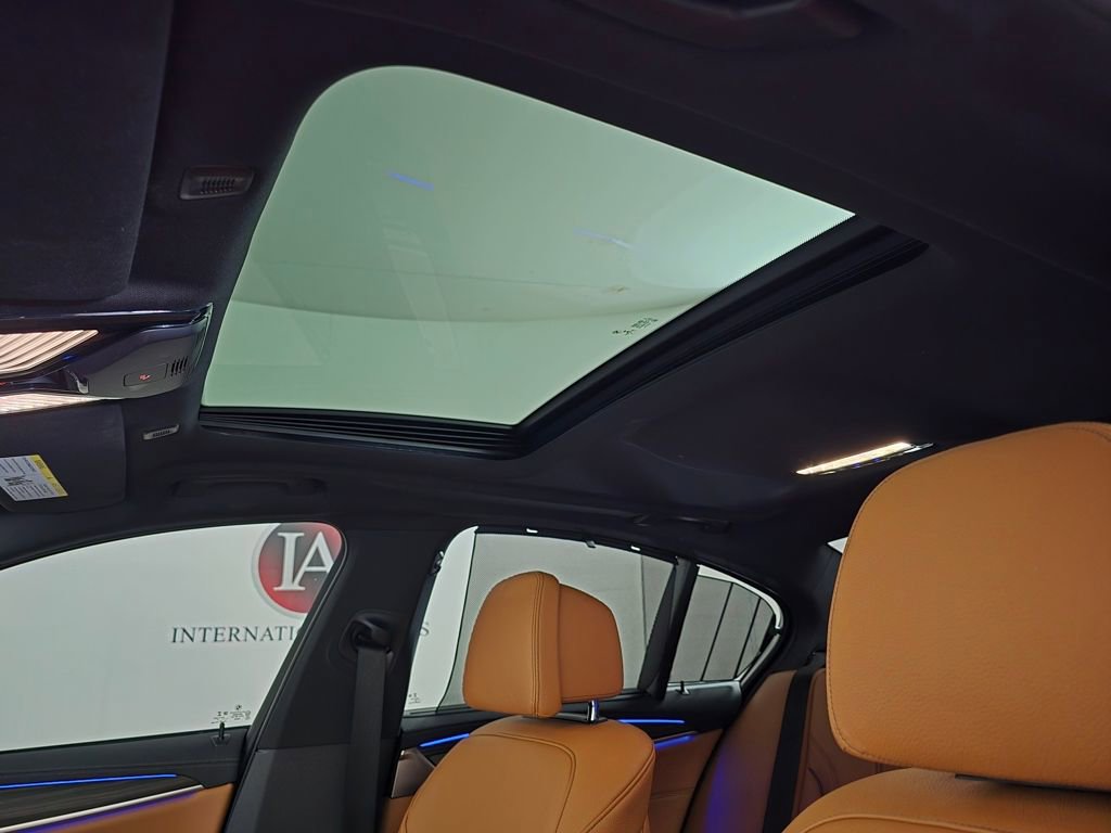 Used 2021 BMW M550i xDrive w/ Executive Package image 20