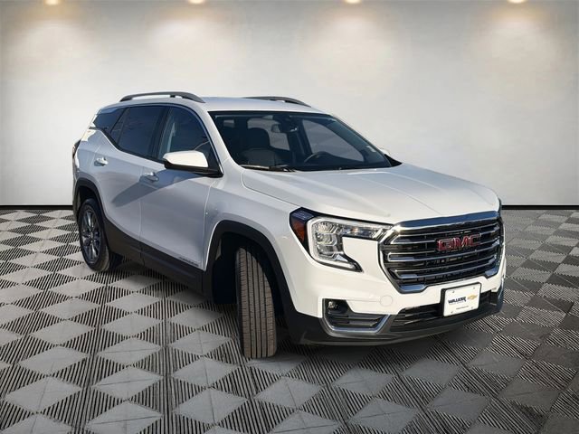 Used 2024 GMC Terrain SLT image 3