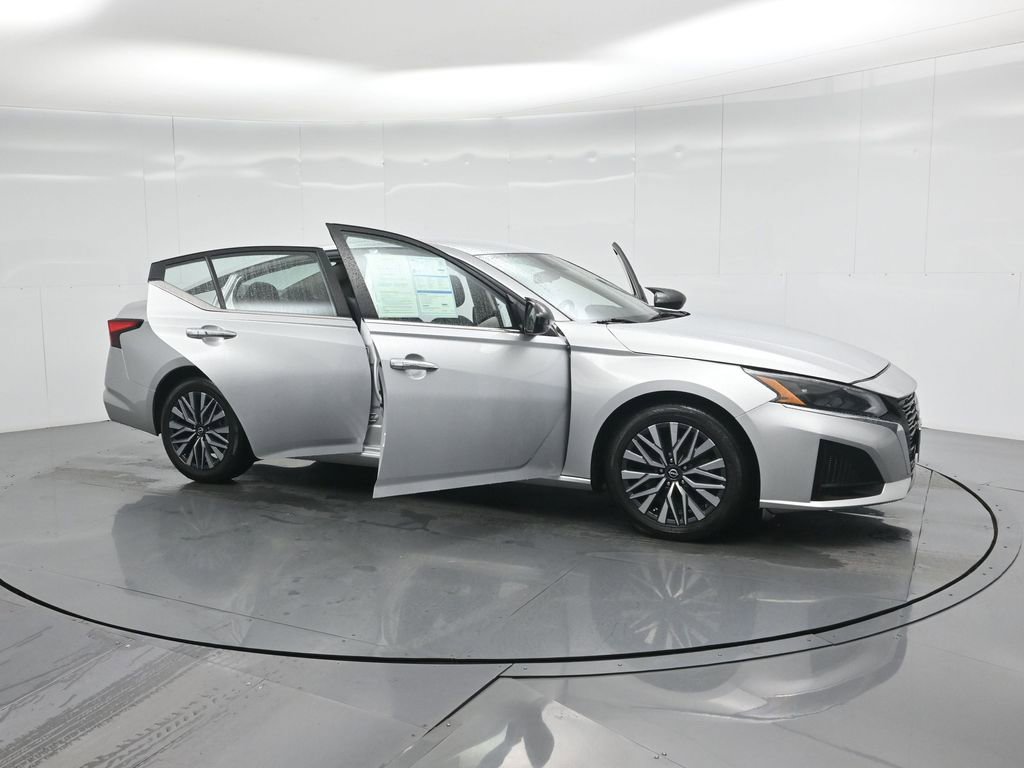 Used 2023 Nissan Altima 2.5 SV image 33
