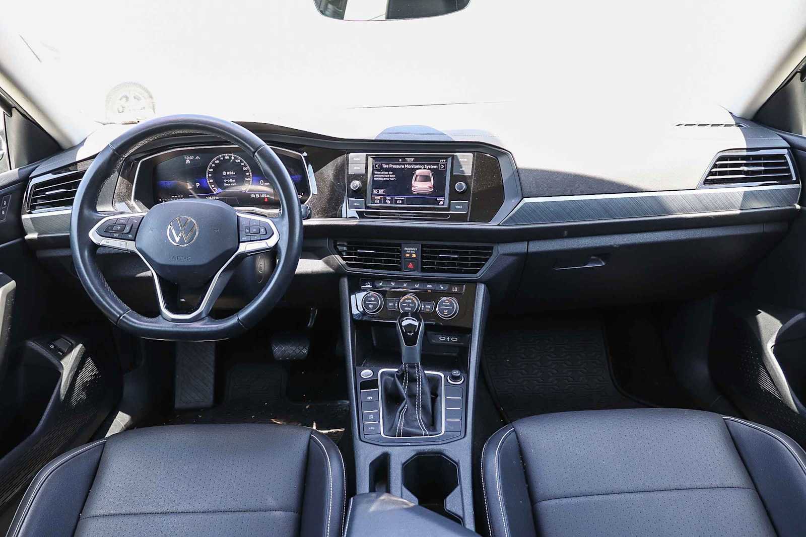 Certified 2023 Volkswagen Jetta SE FWD image 12