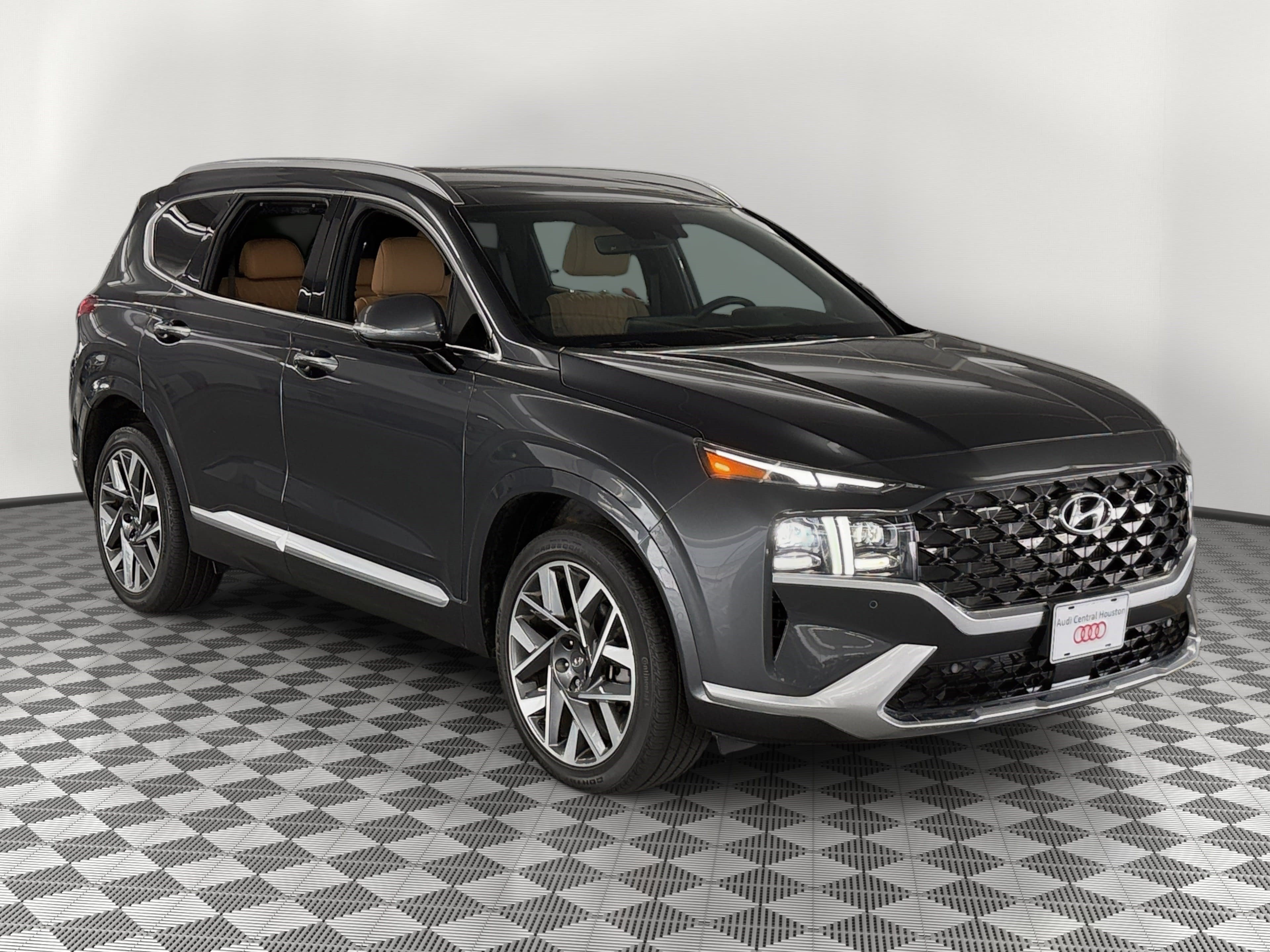 Used 2023 Hyundai Santa Fe Calligraphy FWD image 7