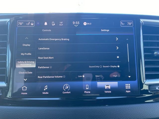 Certified 2023 Chrysler Pacifica Touring-L image 48