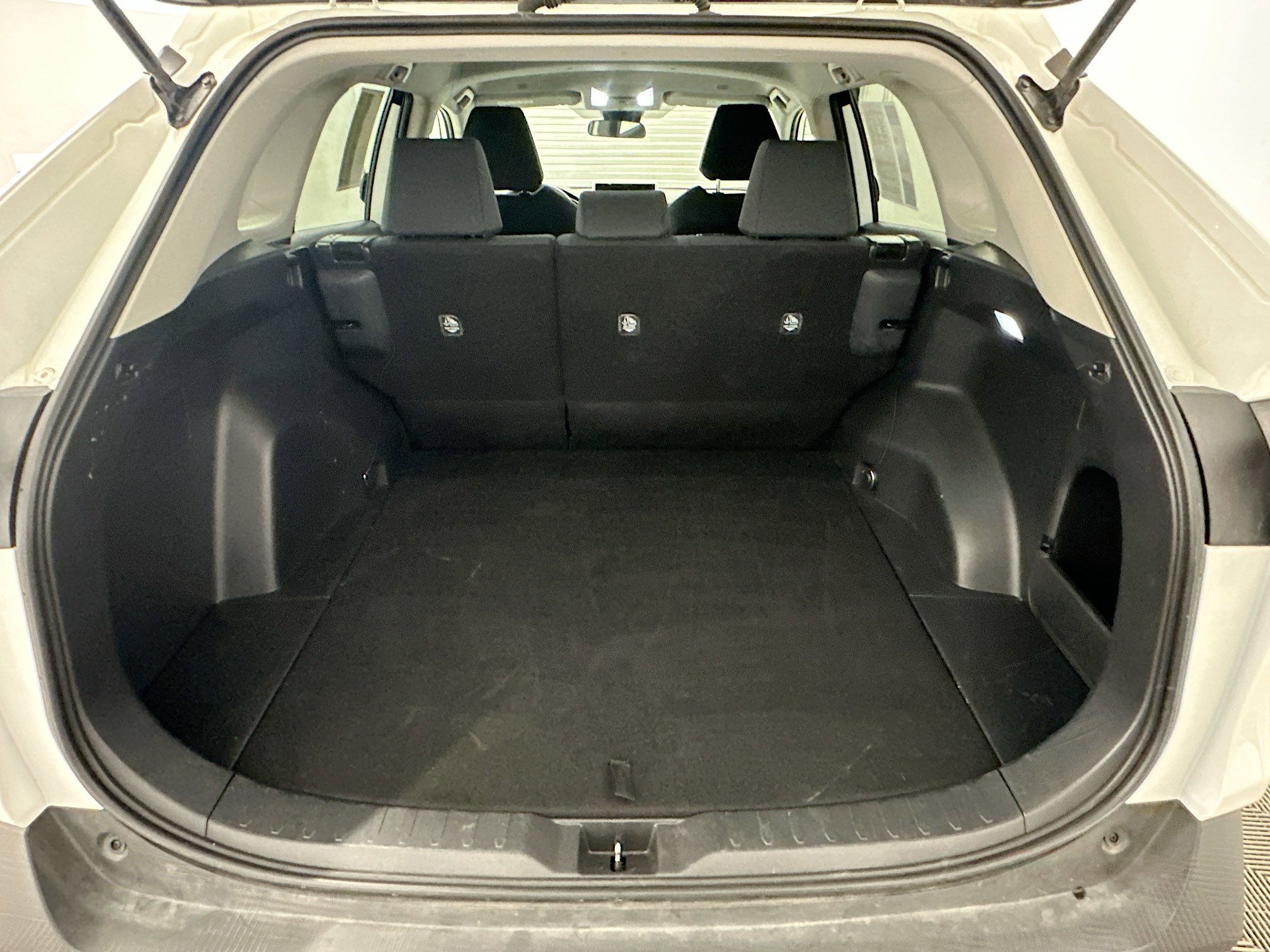 Used 2025 Toyota RAV4 LE image 30