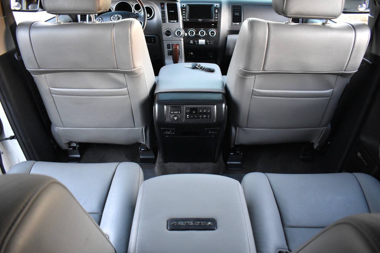 Used 2013 Toyota Sequoia Platinum AWD/4WD image 59
