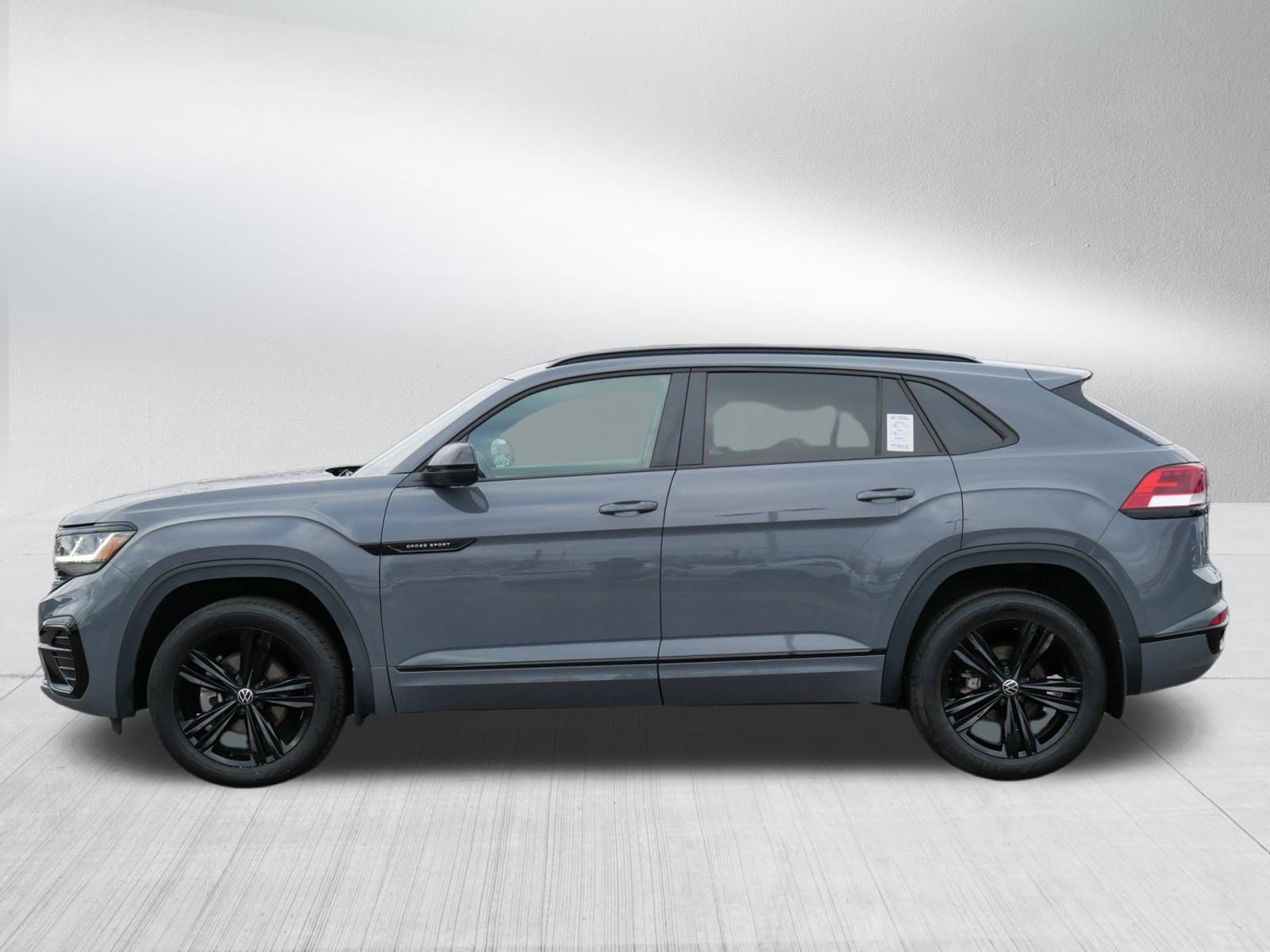 Certified 2023 Volkswagen Atlas Cross Sport SEL R-Line image 4