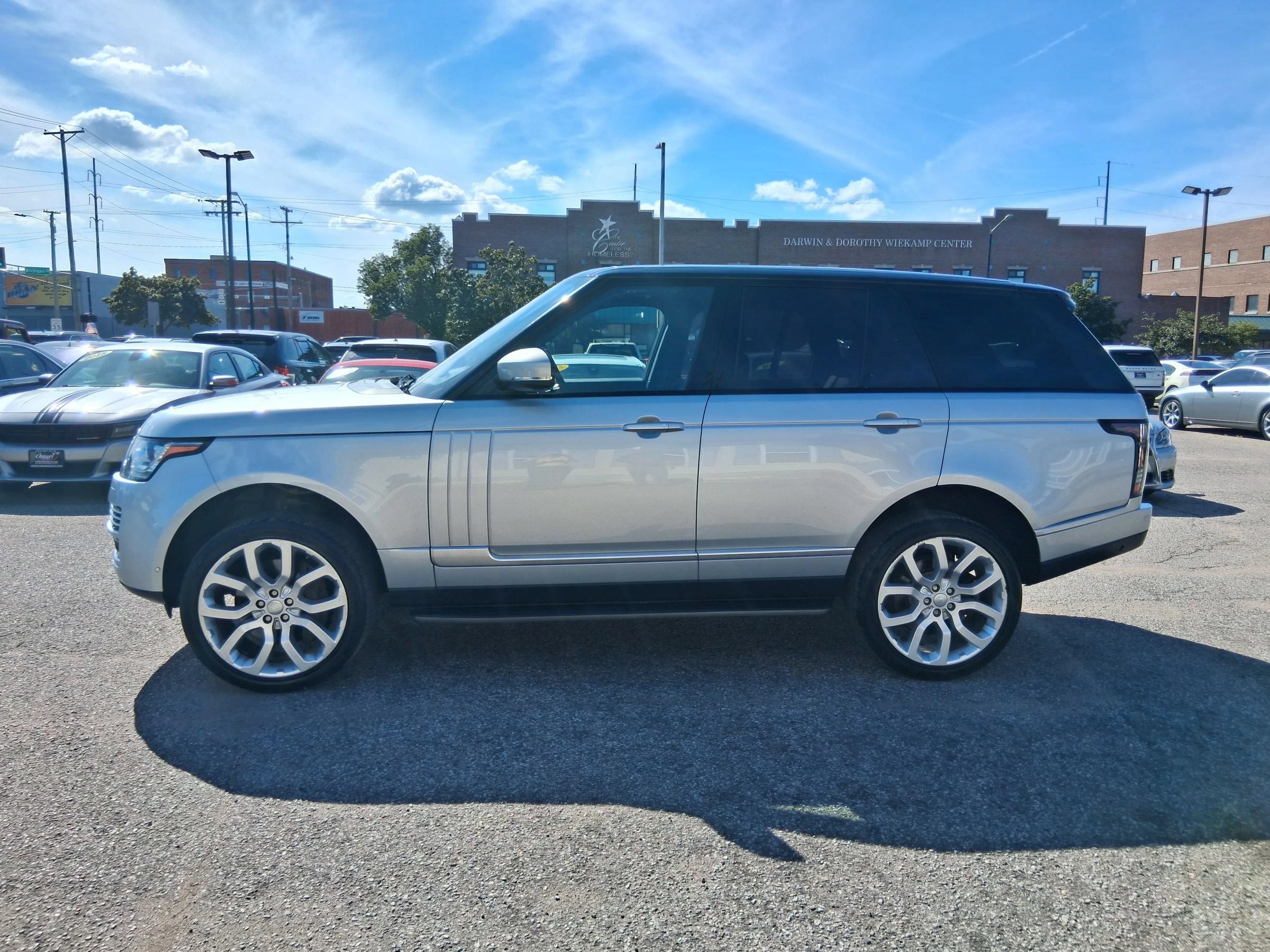 Used 2015 Land Rover Range Rover Supercharged AWD/4WD image 4