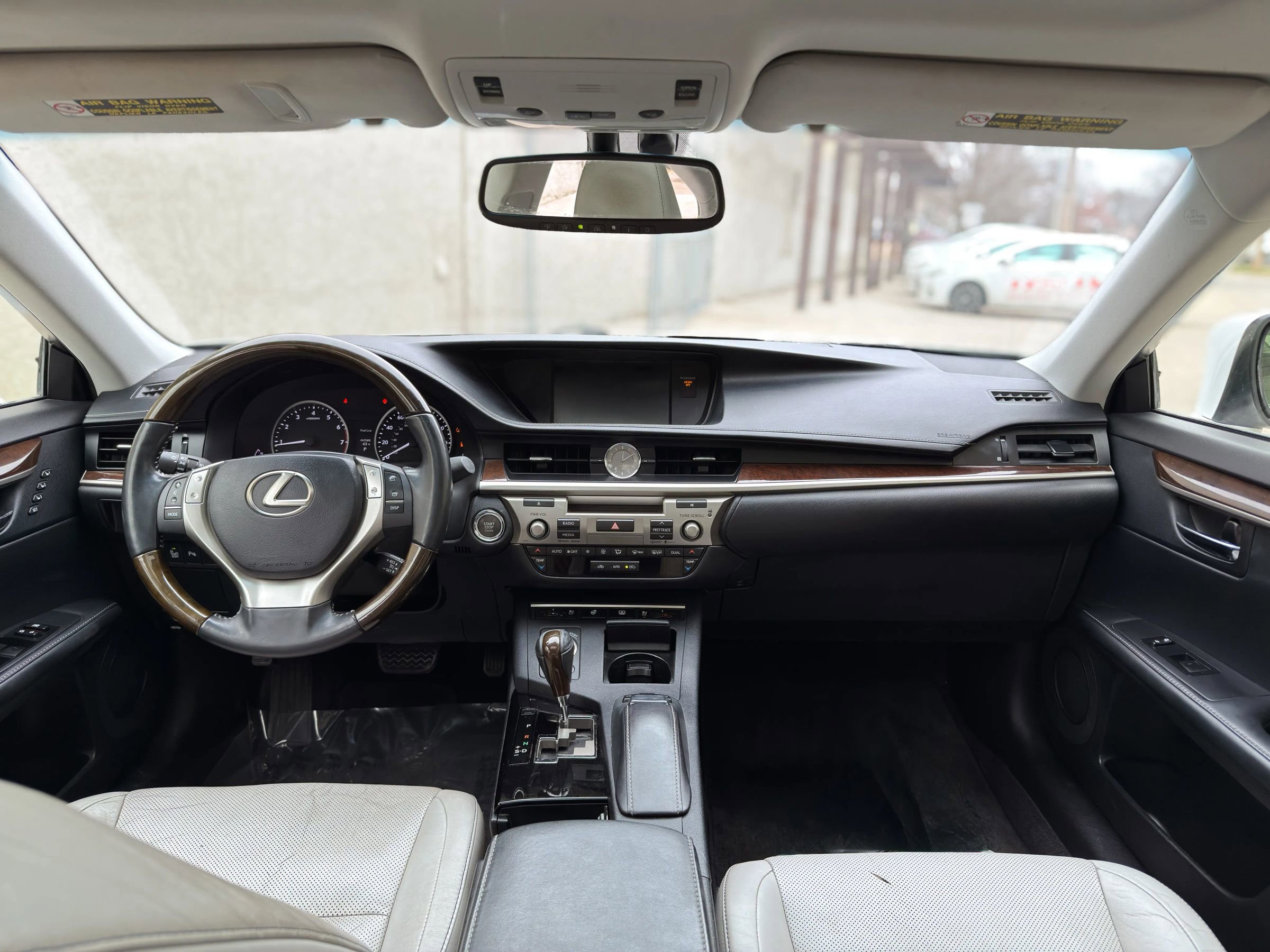 Used 2015 Lexus ES 350 w/ Luxury Package image 10