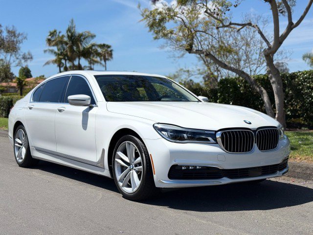 Used 2018 BMW 750i RWD image 11