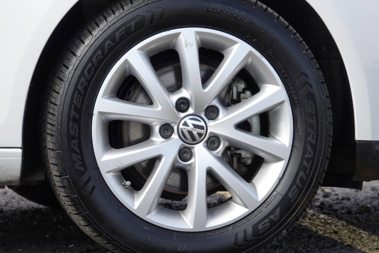 Used 2010 Volkswagen Jetta Limited Edition FWD image 54