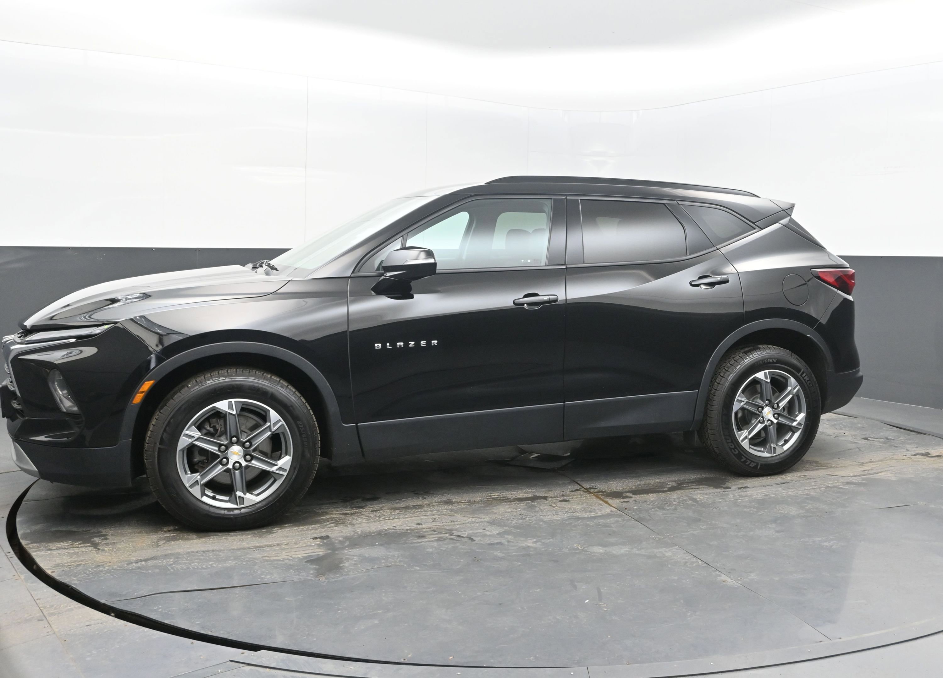 Used 2023 Chevrolet Blazer LT image 5