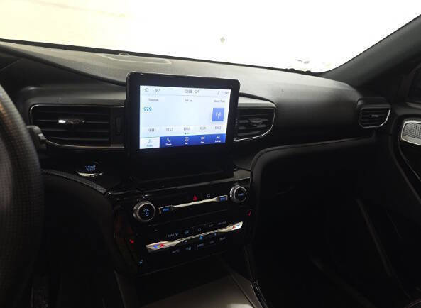 Used 2022 Ford Explorer ST-Line w/ Class IV Trailer Tow Package image 8