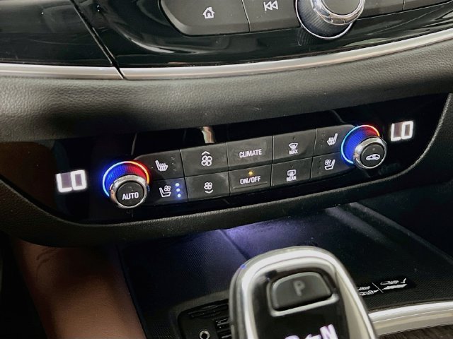 Used 2021 Buick Enclave Avenir AWD/4WD image 20