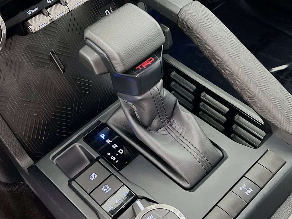 Certified 2025 Toyota Tacoma TRD Off-Road AWD/4WD image 15