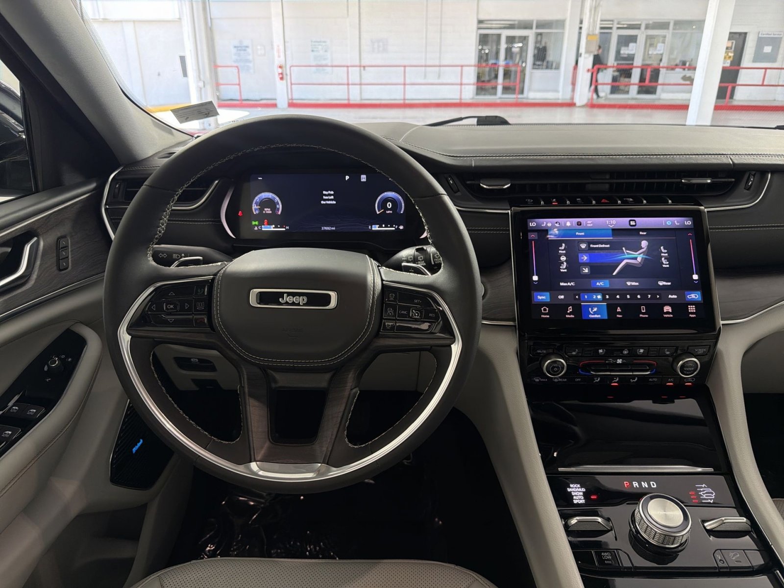 Used 2023 Jeep Grand Cherokee L Overland image 16