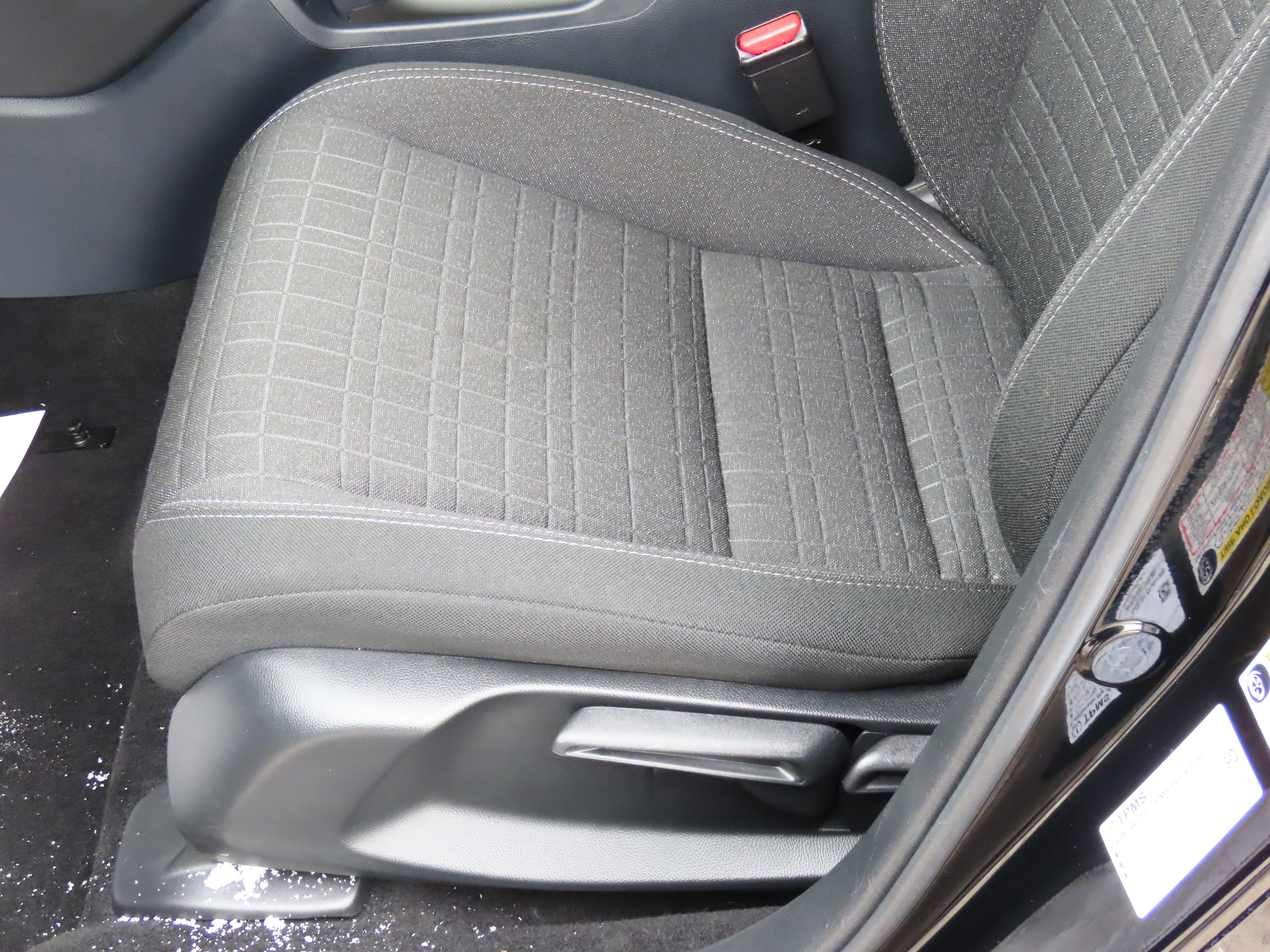 Used 2025 Honda HR-V LX image 35