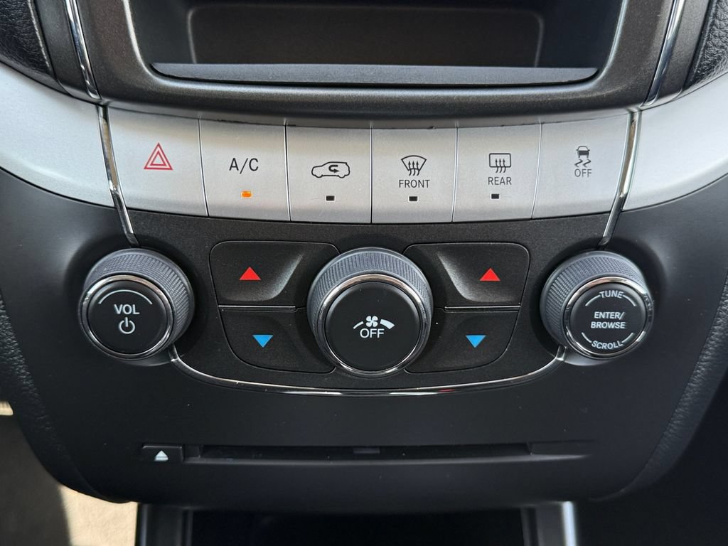 Used 2018 Dodge Journey SE w/ Blacktop Package FWD image 15