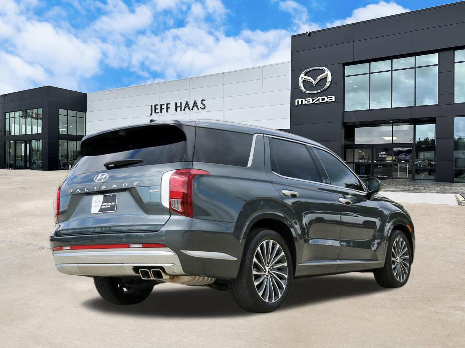 Used 2023 Hyundai Palisade Calligraphy AWD/4WD image 3