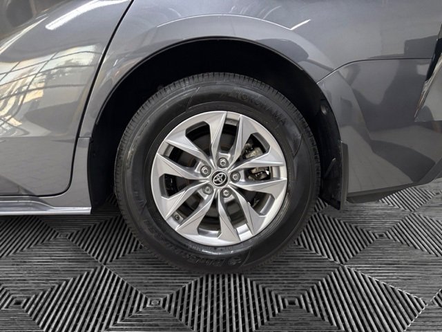 Used 2025 Toyota Sienna LE image 31