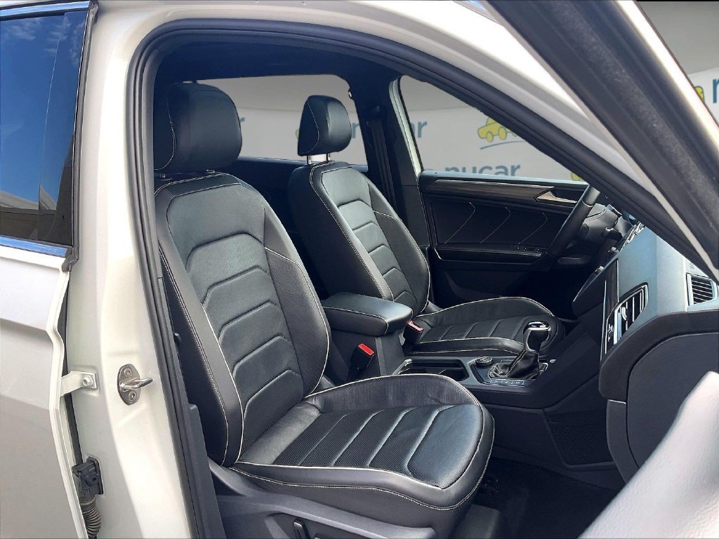 Used 2024 Volkswagen Tiguan SEL R-Line AWD/4WD image 11