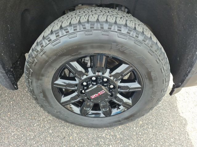 Used 2025 GMC Sierra 3500 AT4 w/ AT4 Premium Plus Package image 4