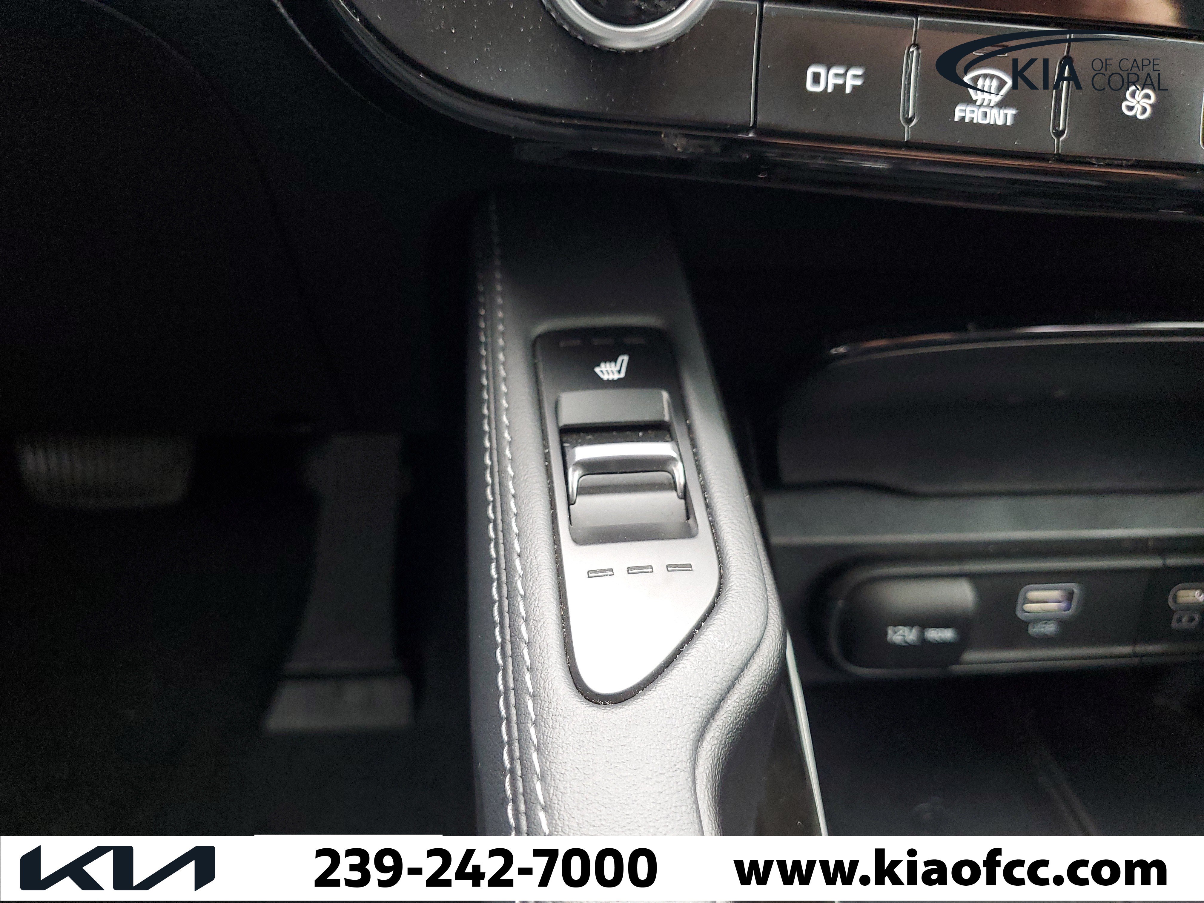 Certified 2024 Kia Telluride EX w/ EX Captain's Chair Package FWD image 24
