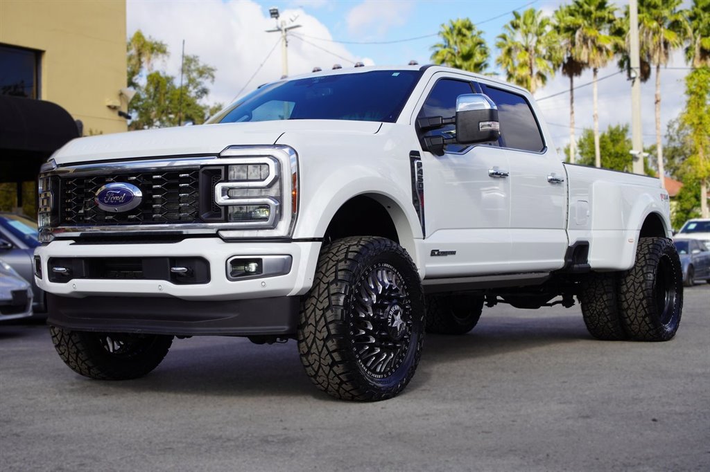 Used 2024 Ford F450 Platinum w/ FX4 Off-Road Package image 19