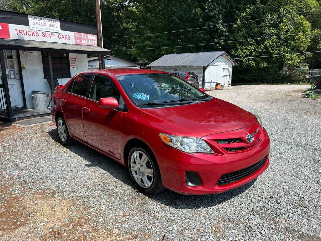 Used 2012 Toyota Corolla LE FWD image 1