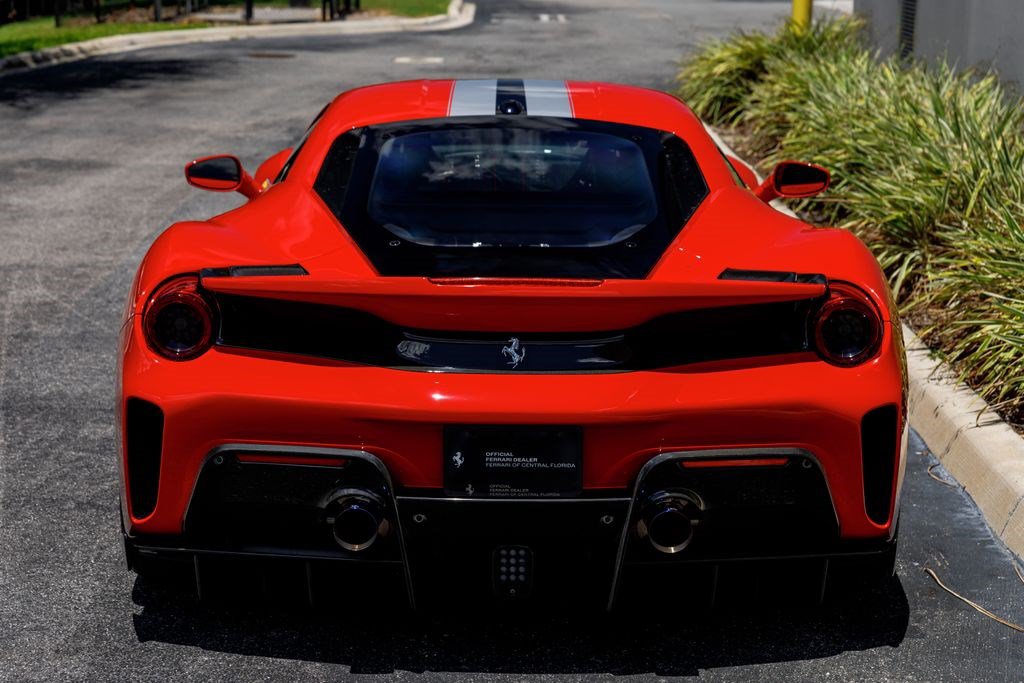 Used 2019 Ferrari 488 Pista Coupe RWD image 4