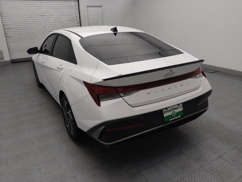 Used 2025 Hyundai Elantra Sport FWD image 5