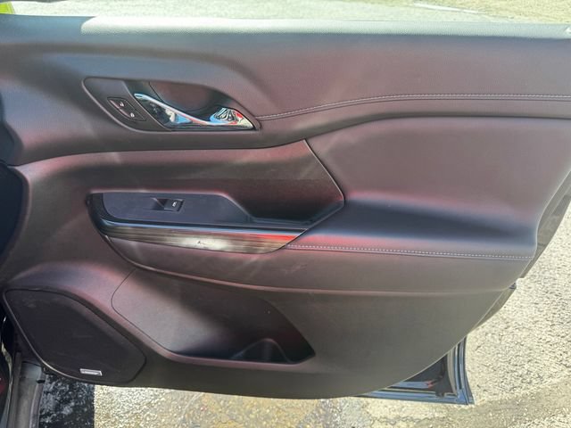 Used 2022 GMC Acadia SLT w/ LPO, Floor Liner Package AWD/4WD image 13
