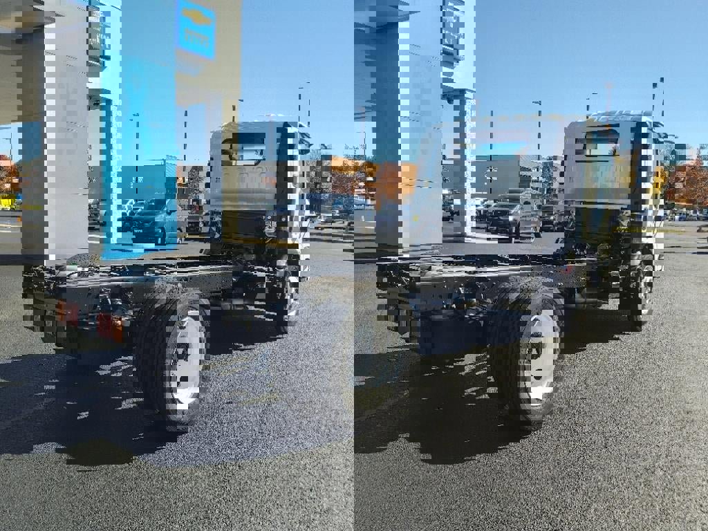 New 2025 Chevrolet Low Cab Forward image 4