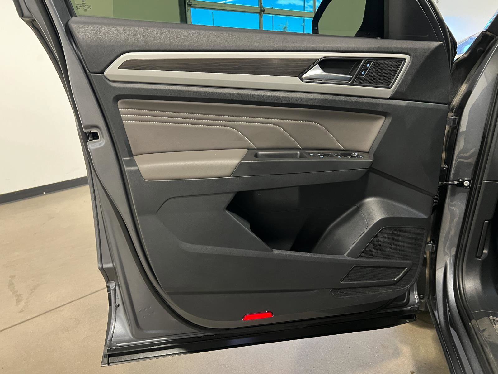 Used 2022 Volkswagen Atlas SE AWD/4WD image 27