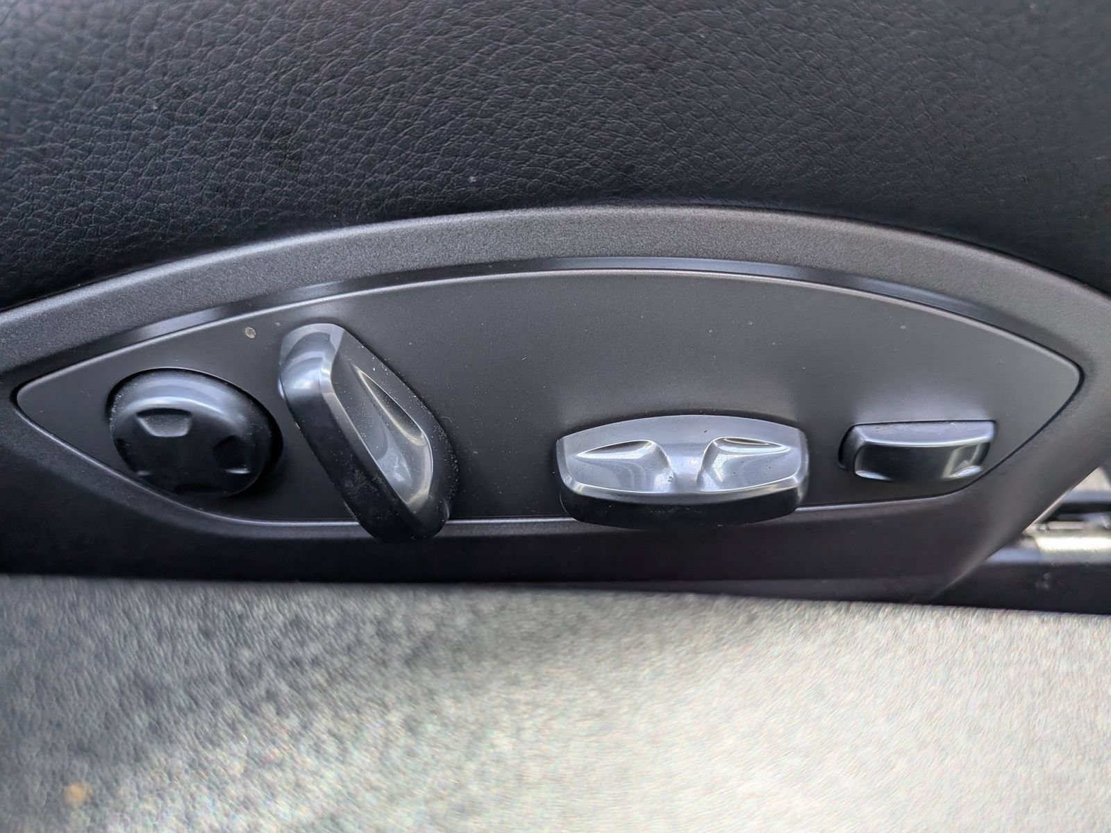 Used 2019 Porsche 718 Boxster RWD image 32