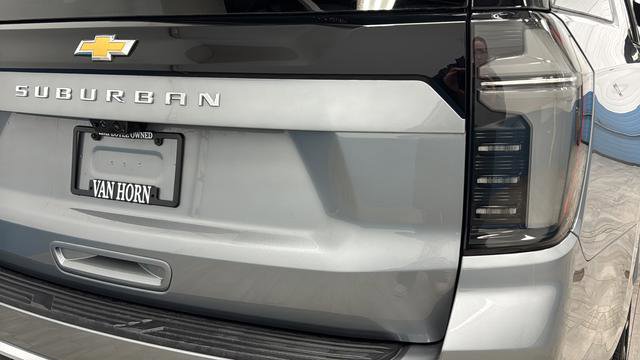 Used 2026 Chevrolet Suburban High Country AWD/4WD image 42
